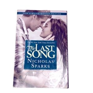The Last Song by Nicholas Sparks paperback book